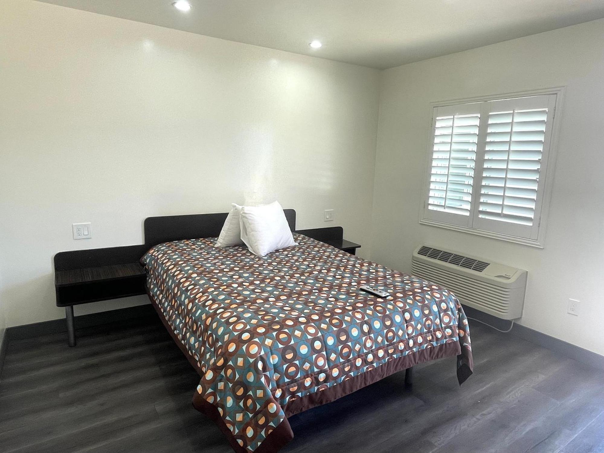 Newport Bay Inn Κόστα Μέσα Εξωτερικό φωτογραφία