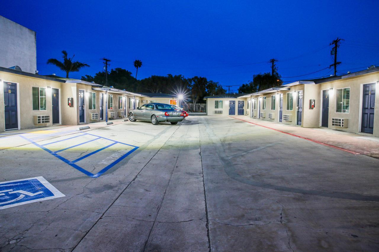 Newport Bay Inn Κόστα Μέσα Εξωτερικό φωτογραφία